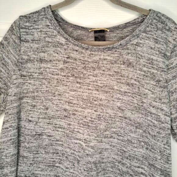 Enough About Me Gray High-Low Split Back Top Size Large - Picture 3 of 7